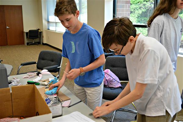 Students build their wind turbine. 